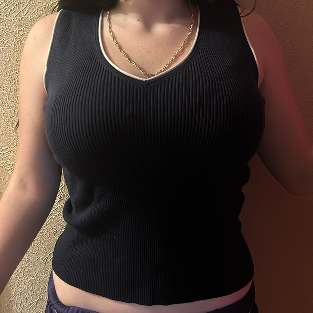 Brand: Valerie Steven’s Size: Medium Colors: Dark Blue and White